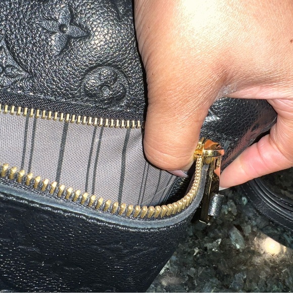 Louis Vuitton Pochette Métis Empreinte - Picture 9 of 12